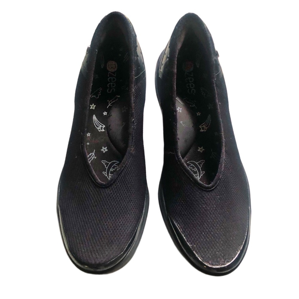 Bzees Willow Black Stretch Slip-On Low Wedge Size 8